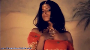 Indian Actress Loves Being Nude