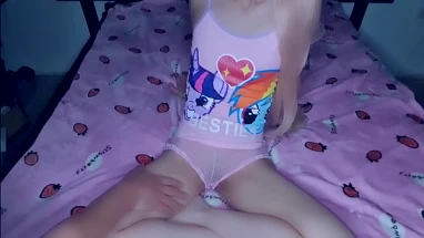 shemale cums in guy mouth