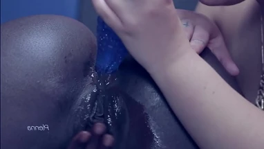 THE NEIGHBOR WANTED TO TRY MY TOYS ON HER ASS AND I HELPED - ÁGATHA LUDOVINO AND FERNANDA CHOCOLATTE
